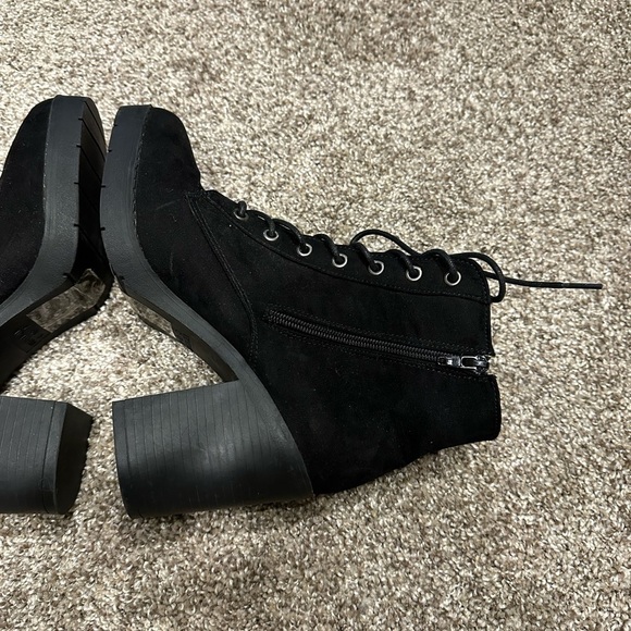 Primark Black Lace Up Heeled Boot Size 9 - Picture 6 of 7